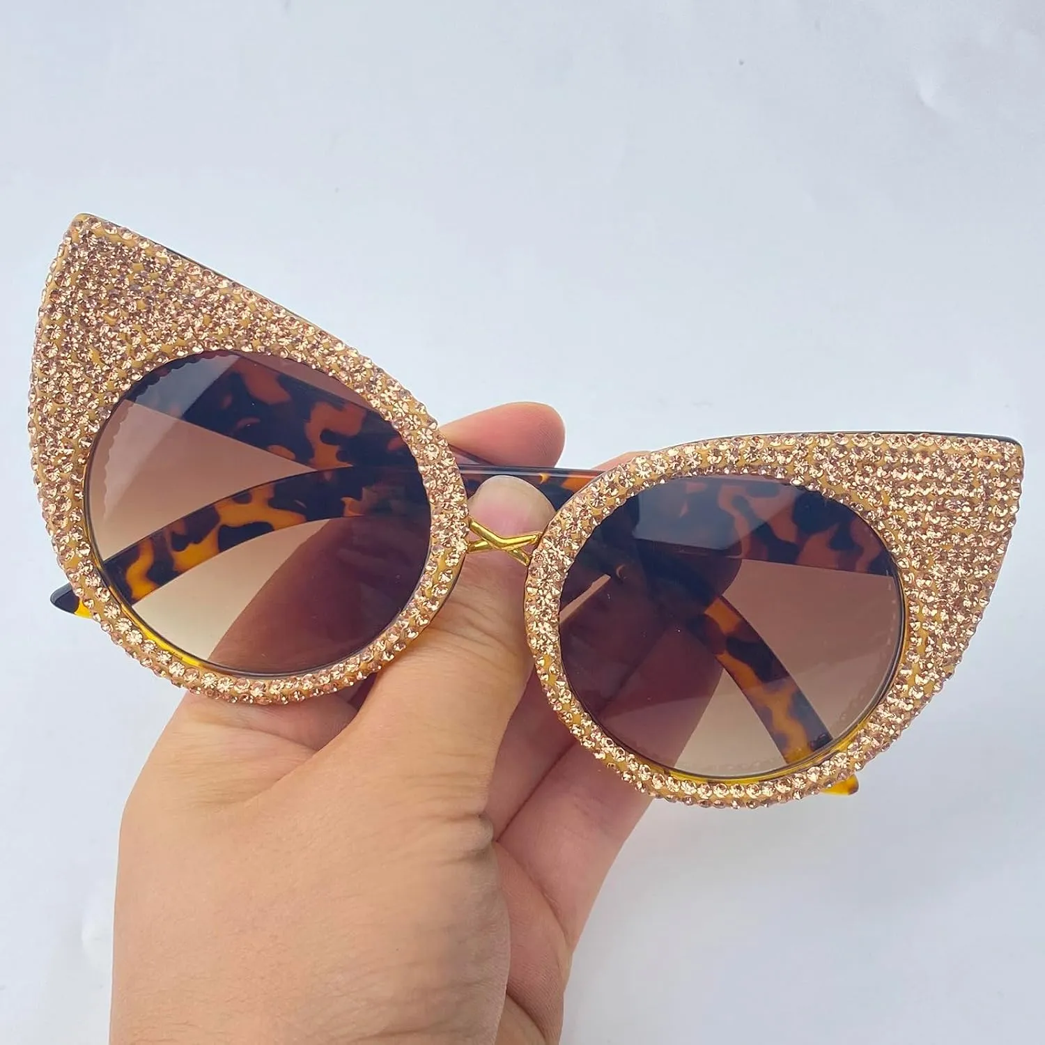Vintage Cat Eye Rhinestones Sunglasses Women Round Crystal Sun Glasses Trendy bling bling Diamond Eyeglasses