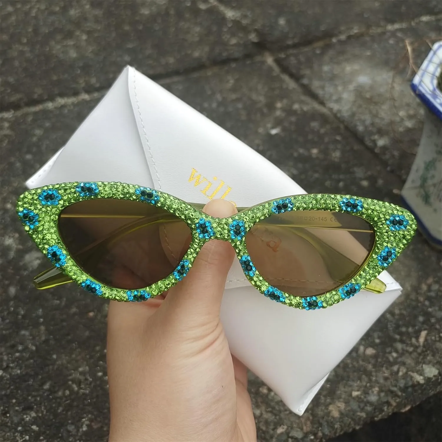 willochra Bling Rhinestones Sunglasses Women Cat Eye Diamond Sun Glasses Female Fashion Square Party Eyeglasses UV400