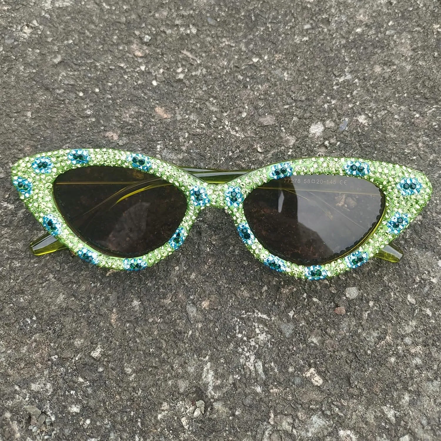 willochra Bling Rhinestones Sunglasses Women Cat Eye Diamond Sun Glasses Female Fashion Square Party Eyeglasses UV400